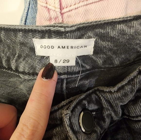 Good American Black Denim Shorts Size 8/29 - Picture 2 of 5